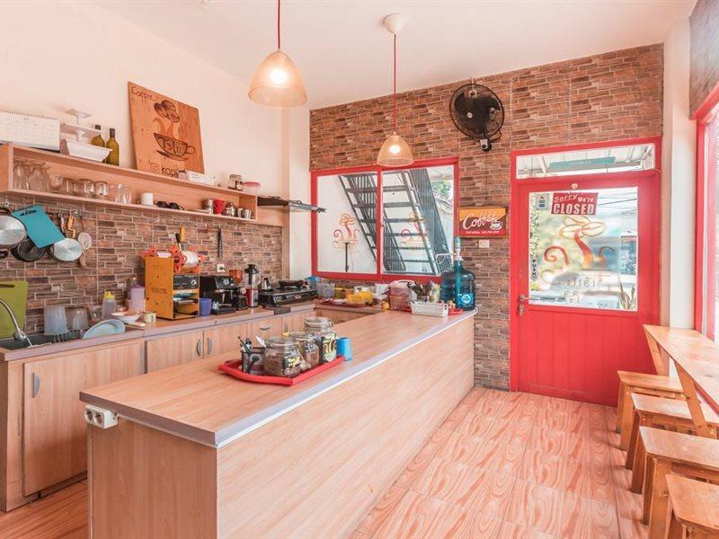 Oyo 1555 Unik Guesthouse Syariah Jakarta Fast Food foto
