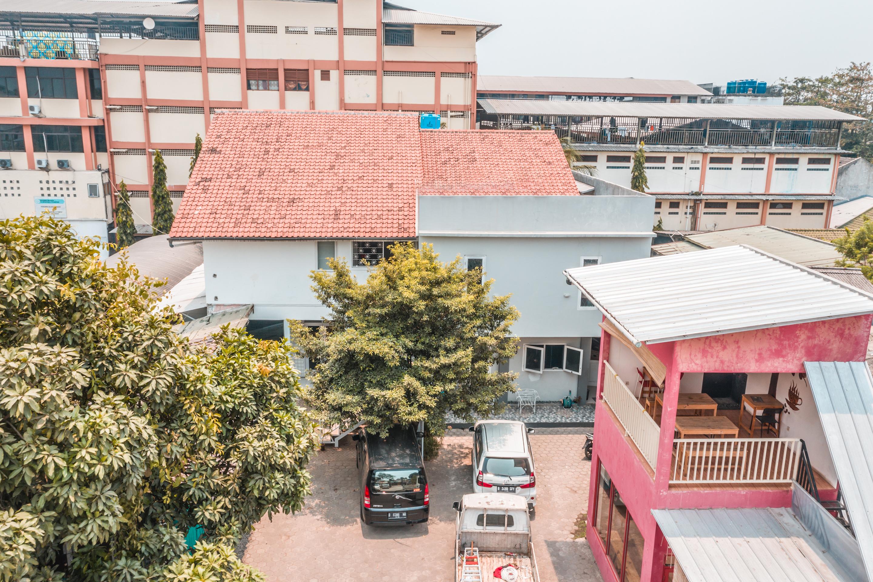 Oyo 1555 Unik Guesthouse Syariah Jakarta Exterior foto